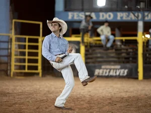 Asa Branca: Felipe Simas diz que papel em filme mudou forma de viver