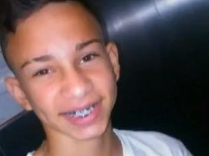 Adolescente tenta tirar selfie com arma de policial e morre em SP