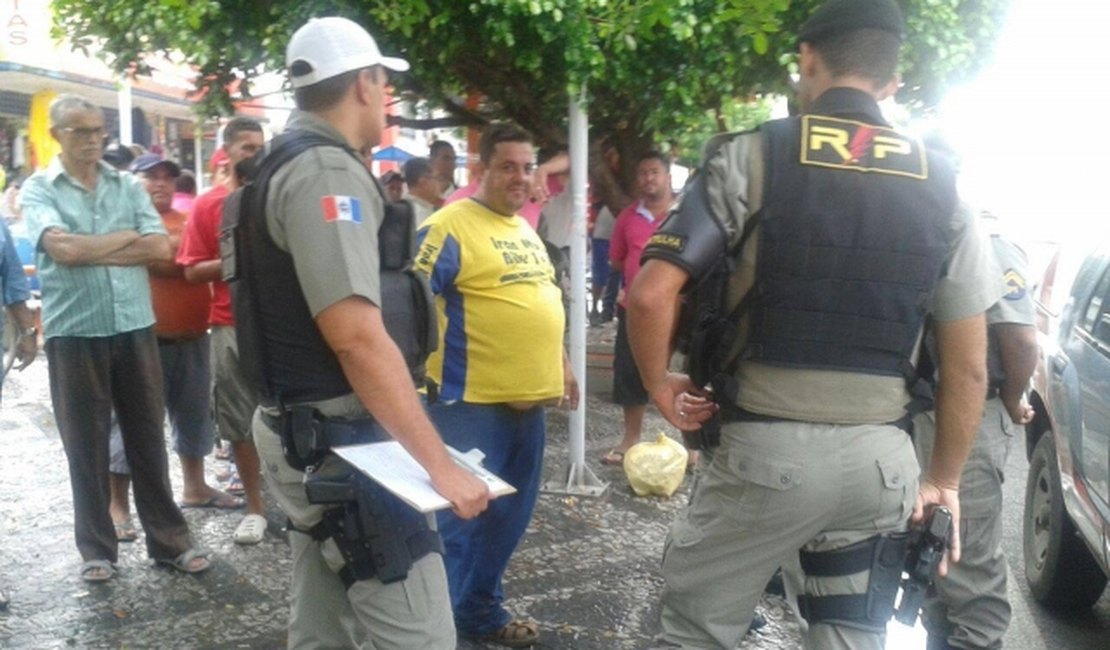 Motociclista embriagado provoca colisão traseira no centro de Arapiraca