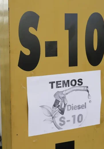 Petrobras ajusta preços do diesel para R$ 1,12