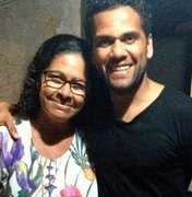 Tia do jogador Daniel Alves morre afogada na Bahia