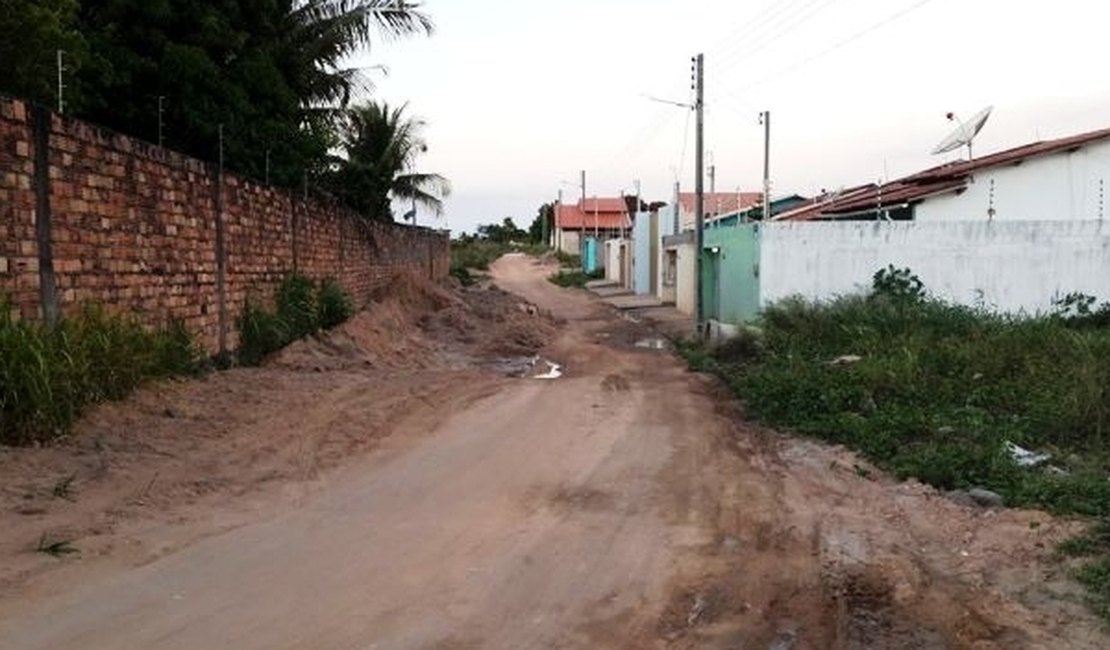 Mulher é atropelada por motorista aparentemente embriagado