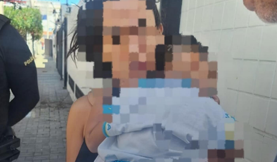 Polícia Civil retira criança de 2 anos da guarda da tia no bairro da Jatiúca