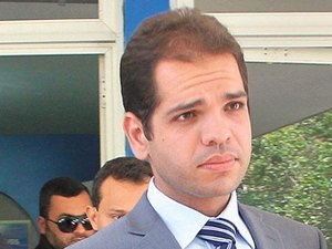 Prefeito emite nota após morte de vítimas e pede orações para sua mãe