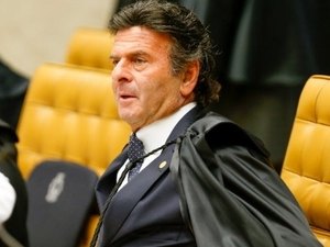 Ministro do STF manda projeto anticorrupção sair do Senado e voltar para a Câmara