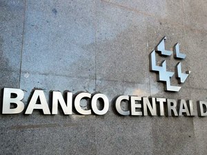 Mercado financeiro reduz previsão da inflação para 5% este ano