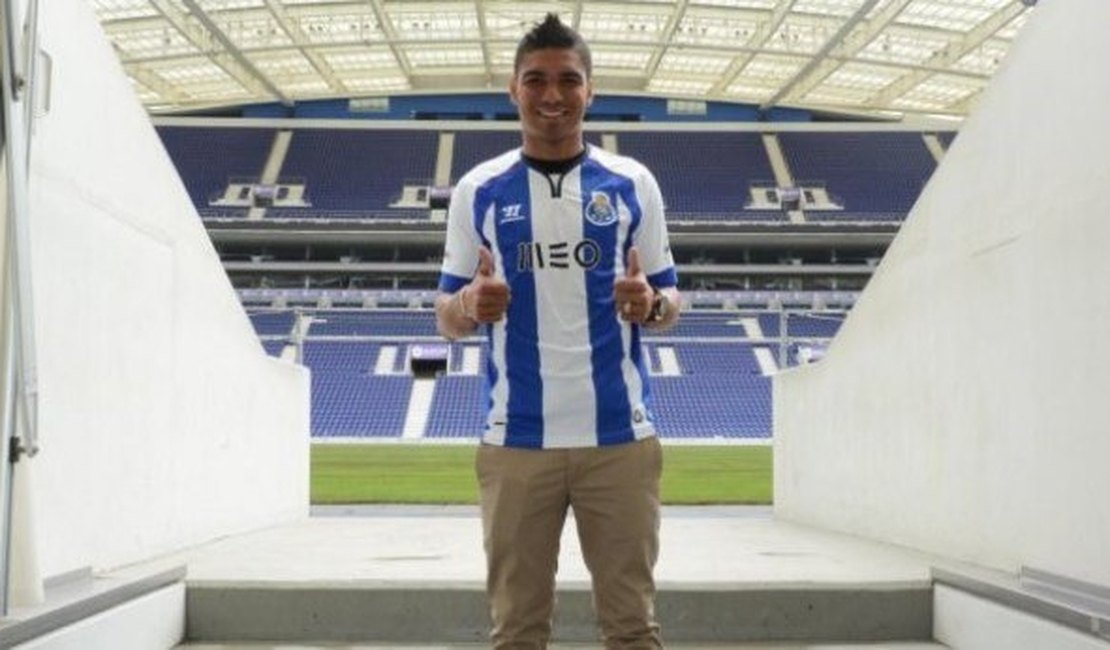 Com Casemiro, Porto passa a ter nove brasileiros no elenco