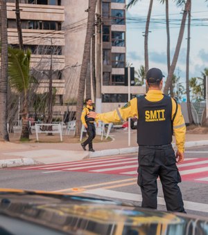 Homem morre e outro fica ferido ao colidir com viatura da DMTT no bairro do Jaraguá