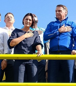 Bolsonaro participa de evento de motociclistas em Brasília usando tornozeleira eletrônica