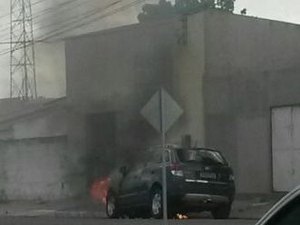 Veículo é incendiado em Monteirópolis