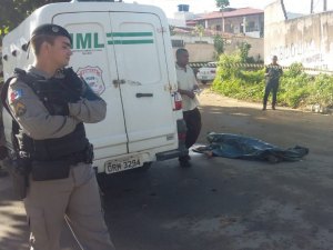 Motoboy é assassinado com tiro na cabeça no bairro da Pitanguinha, em Maceió