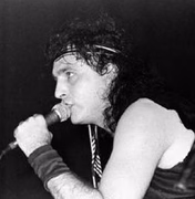Morre o primeiro vocalista do Iron Maiden, Paul Mario Day, aos 69 anos