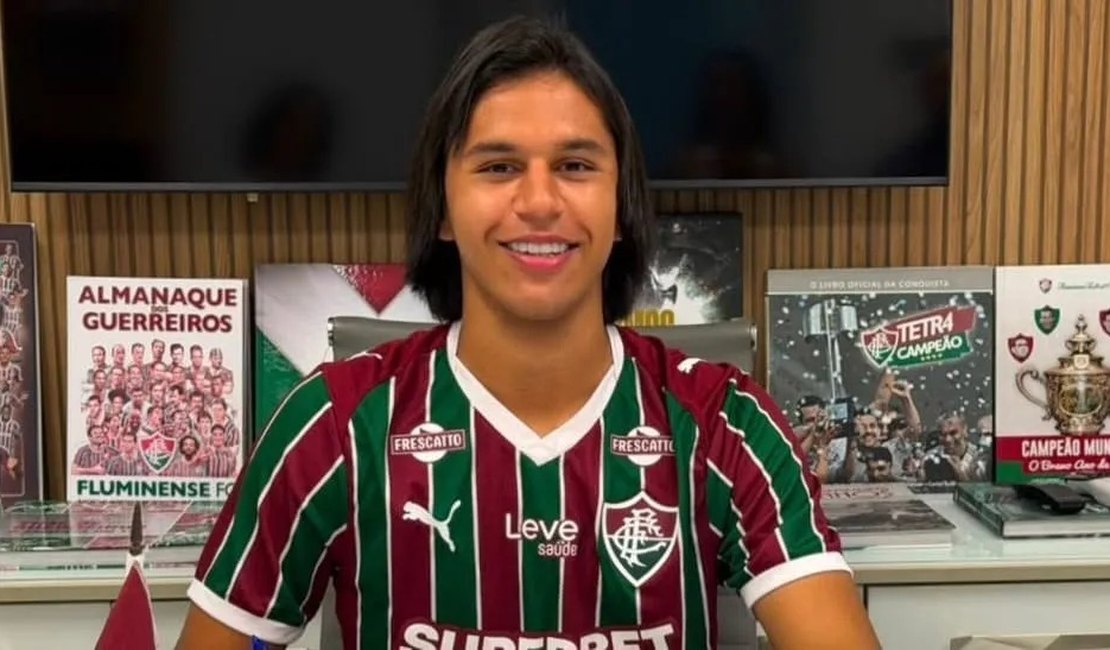 Fluminense oficializa renovação do contrato com arapiraquense considerado joia da base até 2029