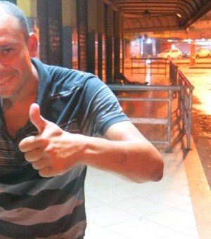 Artilheiro pelo Vasco, Valdiram vira morador de rua no subúrbio do Rio