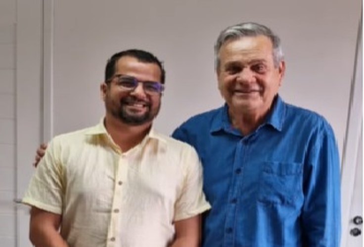 Vereador tenta 'salvação' buscando apoio do 'desconhecido' Ronaldo Lessa, em Olho D'Água das Flores