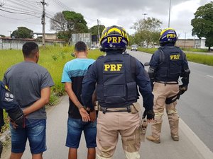 Dupla com tornozeleiras eletrônicas desativadas é apreendida 