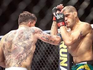 Frank Mir nocauteia Pezão e fecha edição negativa para brasileiros