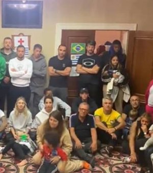 Jogadores brasileiros deixam hotel em Kiev e pegam trem para fugir da Ucrânia