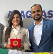 Prefeita Marcela Gomes recebe o selo ouro de alfabetização na educação de Novo Lino