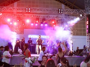 São Sebastião celebra Dia do Professor com festa, música e sorteio de prêmios