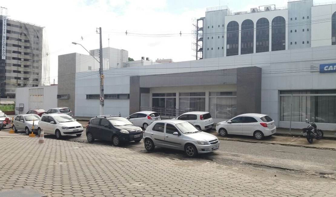 Mais de 14 mil motoristas foram autuados por estacionamento irregular em Maceió