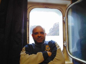 Militar da Marinha é morto em assalto após deixar filha na escola