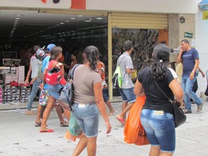 54,2% dos consumidores irão presentear no Dia dos Pais, diz Fecomércio 
