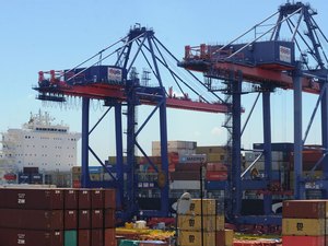 Ministério projeta superávit comercial de US$ 79,4 bi em 2022