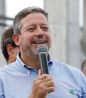 Quase 60% dos professores de Alagoas vão deixar de pagar Imposto de Renda após projeto relatado por Arthur Lira