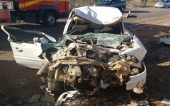 Colisão entre veículos deixa vítima fatal e mais duas pessoas feridas