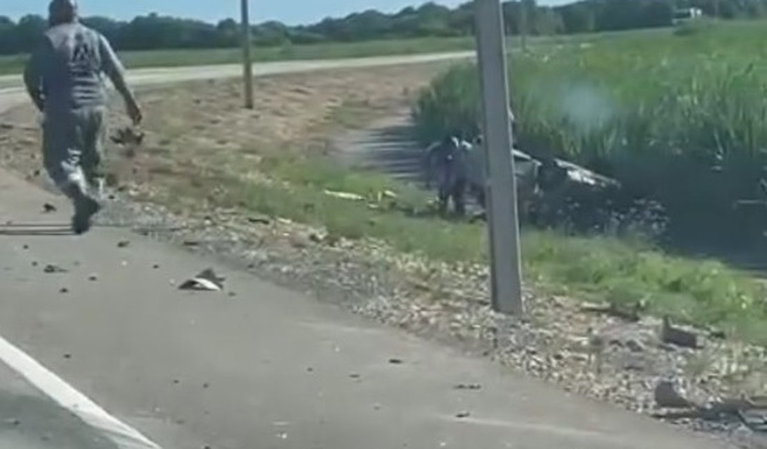 [Vídeo] Acidente entre carro e caminhão deixa uma pessoa morta e outra ferida em Jequiá da Praia