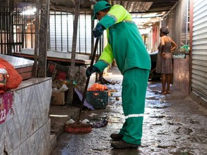 Mutirão de limpeza retira 36 toneladas de lixo do Mercado e Feirinha do Tabuleiro