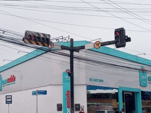 [Vídeo] Semáforos desregulados causam transtornos no centro de Arapiraca