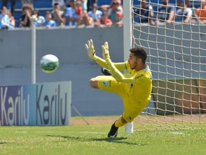 Goleiro defende três. Londrina vence Cruzeiro nos pênaltis e está na final da Liga