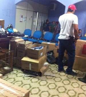 Três comerciantes foram presos durante operação na Rua do Sol, em Arapiraca