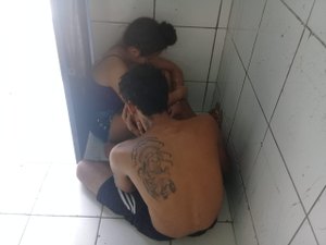 Homem e adolescente são detidos com moto roubada no Santos Dumont 