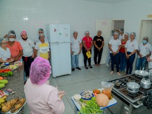 Merendeiras das escolas da Prefeitura de Penedo recebem capacitação do Sebrae
