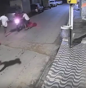 Moto de entregador assaltado e espancado é recuperada em Maceió e mulher é presa