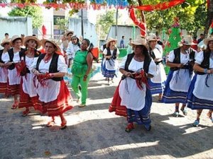 Usuários do Portugal Ramalho festejam chegada do Natal com pastoril