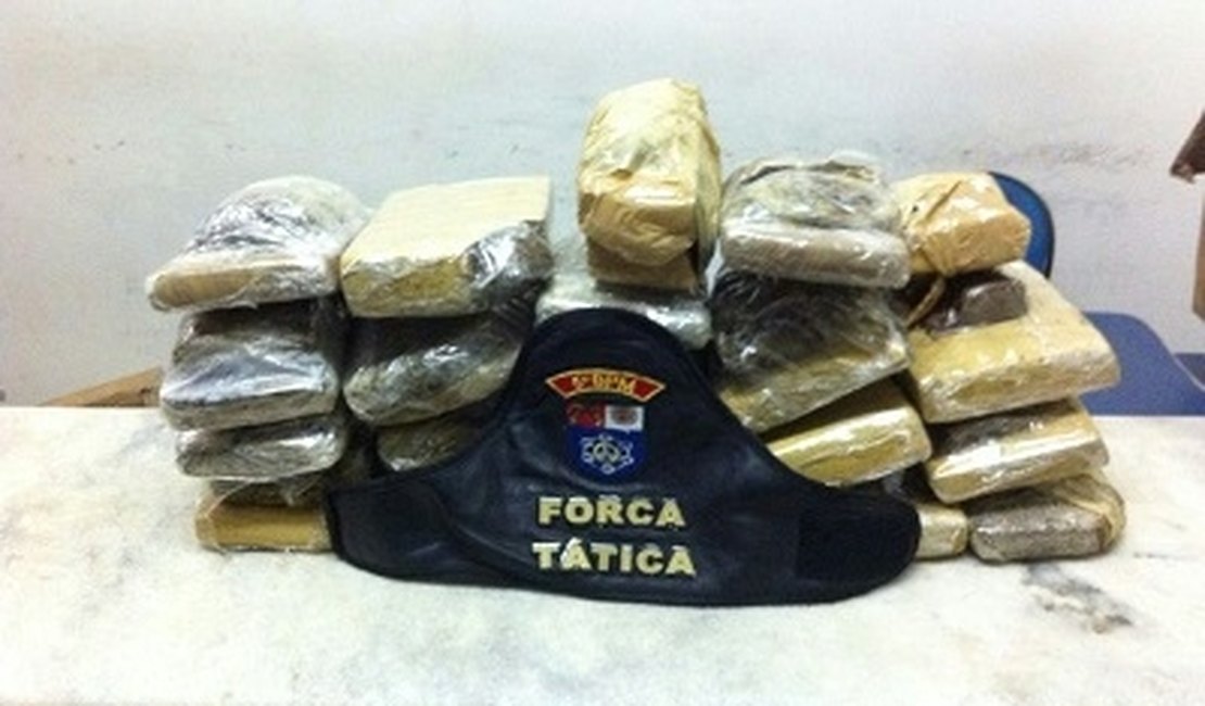 Polícia Militar apreende quase 20 Kg de maconha