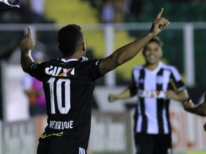 CRB perde para o Figueirense e se aproxima perigosamente da degola na Série B
