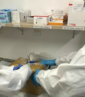 Perícia encontra seringa com “líquido” em descarte utilizado por enfermeira em vacinação de idosa