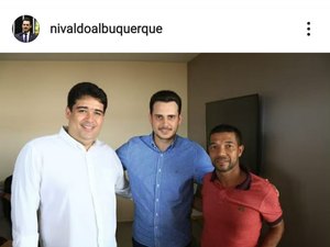 Vereador Jal e Newberto Neves se aproximam em Japaratinga