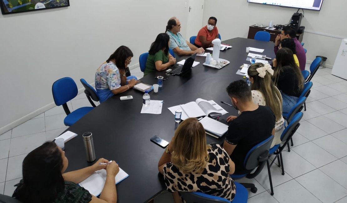 Prefeitura de Arapiraca realiza reunião de articulação das ações do Programa Prefeito Amigo da Criança