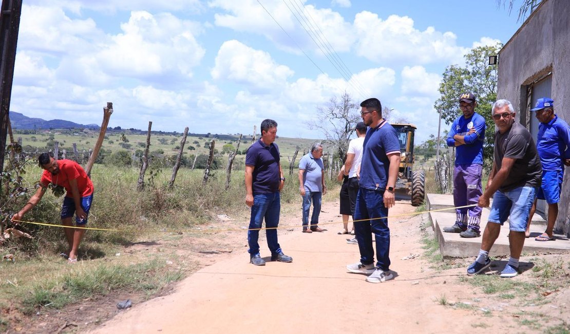 Prefeitura de São Sebastião inicia pavimentação no Distrito Curralinho