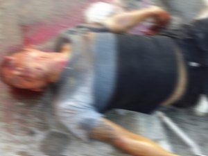 Assassino é morto apedrejado por populares após cometer crime