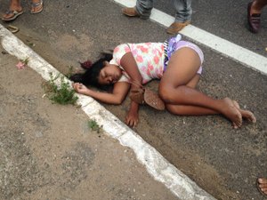 Acidente envolvendo motocicleta e carro de passeio deixa feridos