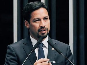 Após pressão de Rodrigo Cunha, governo de Alagoas publica decreto para criar delegacia anticorrupção