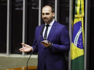 Novo líder do PSL, Eduardo Bolsonaro afasta vice-líderes ligados a Bivar