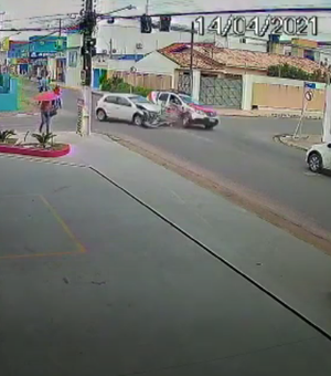 Policiais que se envolveram colisão tiveram apenas escoriações; confira vídeo do acidente
